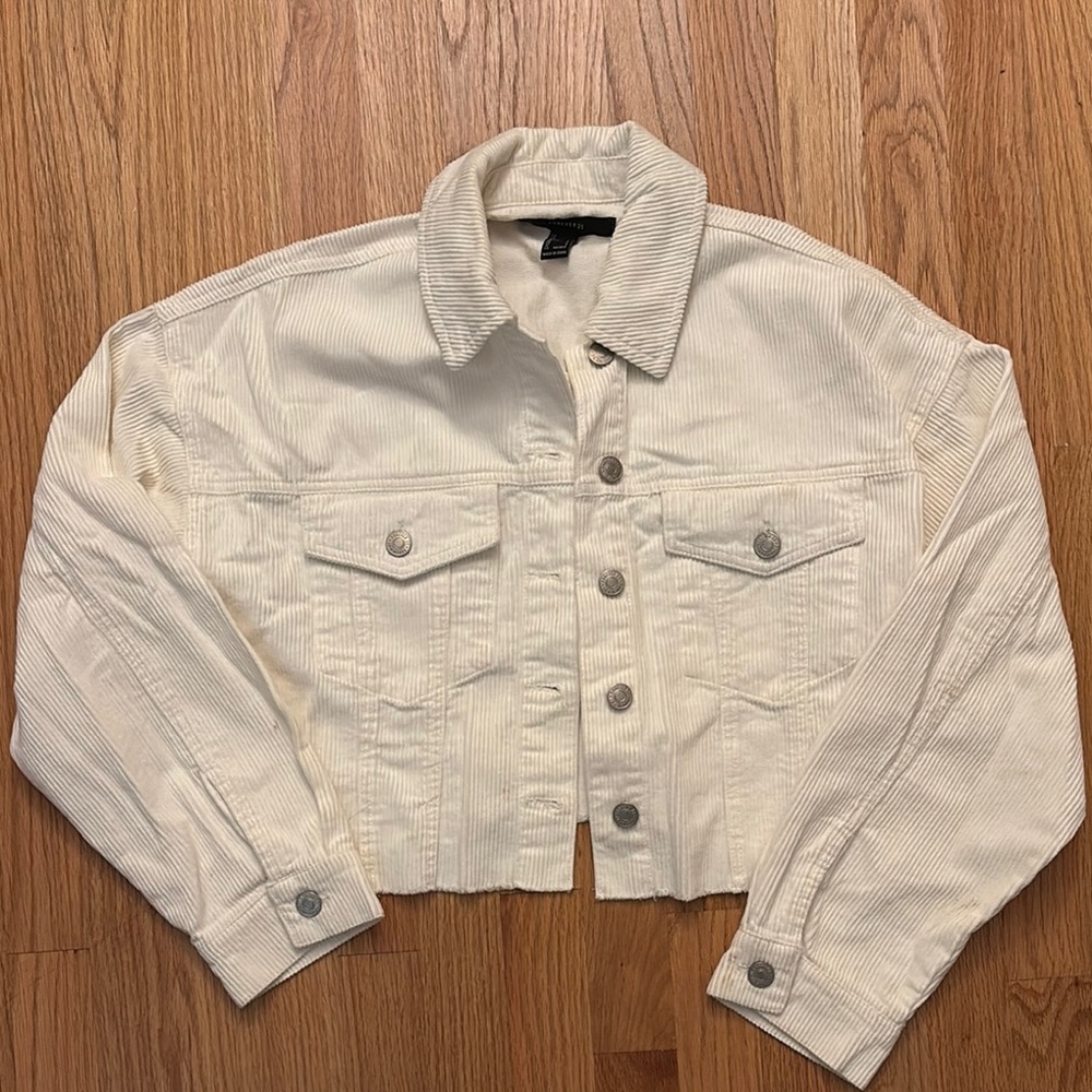Cropped White Jacket - Picture 2 of 4